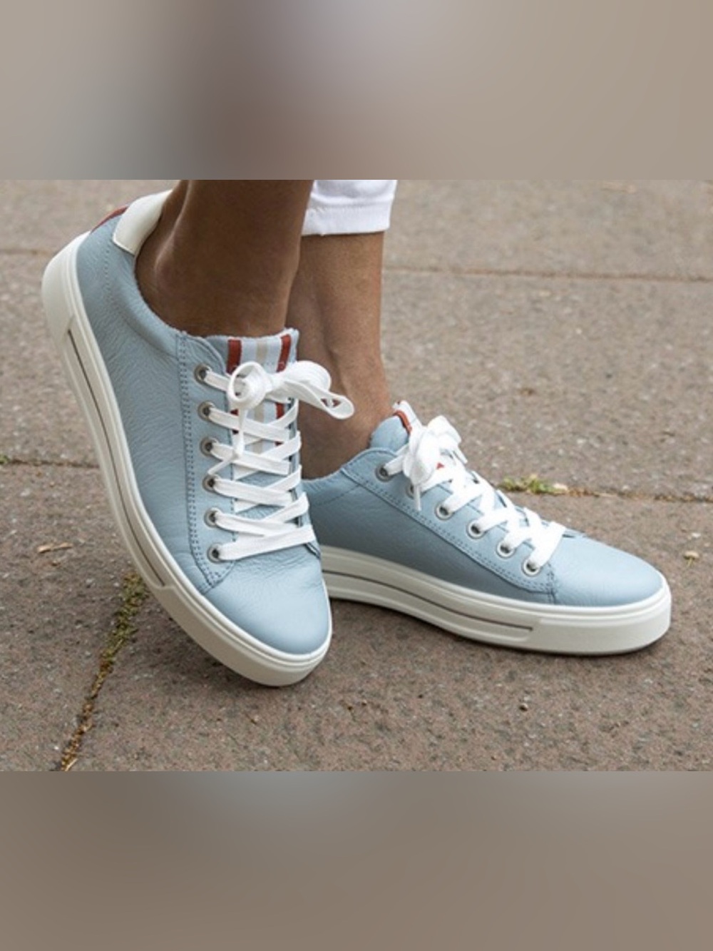 ✨ Beautiful Aqua Blue Leather Fashion Sneakers – Women’s Lace-Up Comfort Shoes ✨